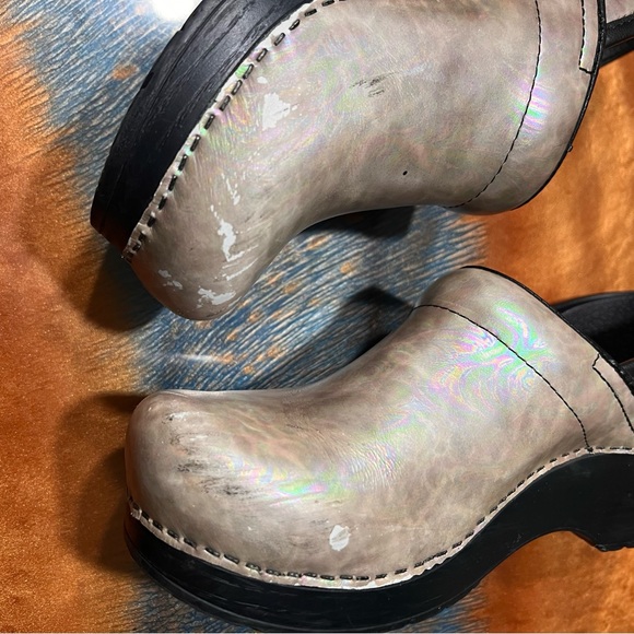 Dansko Iridescent Pearlized Clogs size 38 white Pearl - Picture 5 of 12